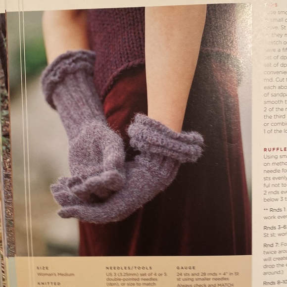 Loop-d-Loop Knitting Pattern Book - Picture 9 of 9